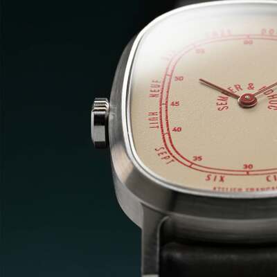 🔎⌚️The hour markings spelled out in full letters have become one of @semperadhuc signatures.
Designed in 2016 for our round model, the original Instantanée, this dial design is here adapted to the Inopinée, our oval case — a shape increasingly favoured by our collectors.
Through our personalization service, anyone can make it their own: a different shade, a different language, a different inspiration.
An idea in mind? Write to us.

 _

🔎⌚️Le marquage des heures en toutes lettres est devenu l'une des signatures de l'atelier @semperadhuc . Dessiné en 2016 pour notre modèle rond, l'Instantanée originale, ce dessin de cadran est ici adapté à l'Inopinée, notre boitier ovale, une forme de plus en plus plébiscitée par nos collectionneuses et collectionneurs. Grâce à notre service de personnalisation, chacune et chacun peut se l’approprier : une autre teinte, une autre langue, une autre inspiration. 
Une idée en tête ? Écrivez-nous.

#watches #independentwatchmaking #madeinfrance🇫🇷 #customwatch #watchesofinstagram

📷 Colin de Tonnac - Nikon zf - Nikkor Z MC 105mm.